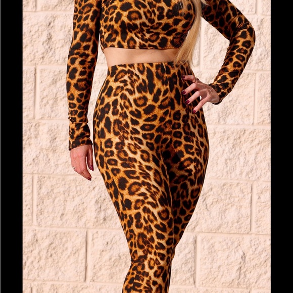 Leopard 2 Piece Pant Set - Picture 2 of 4